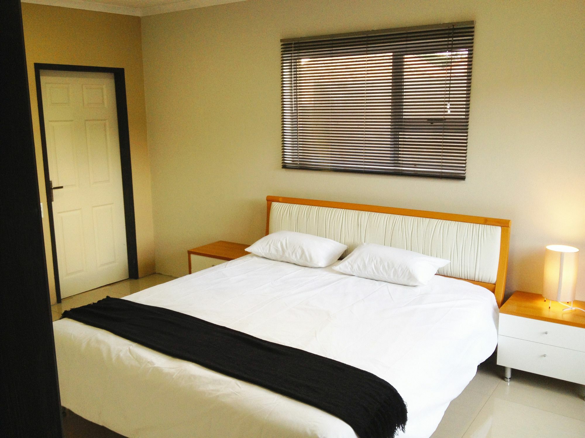 켐턴파크 Afrikawisa At O.R. Tambo International Airport B&B 외부 사진