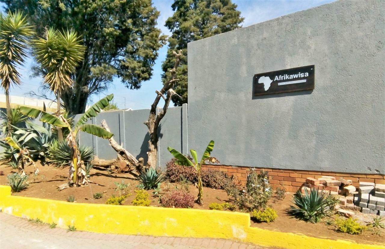 켐턴파크 Afrikawisa At O.R. Tambo International Airport B&B 외부 사진