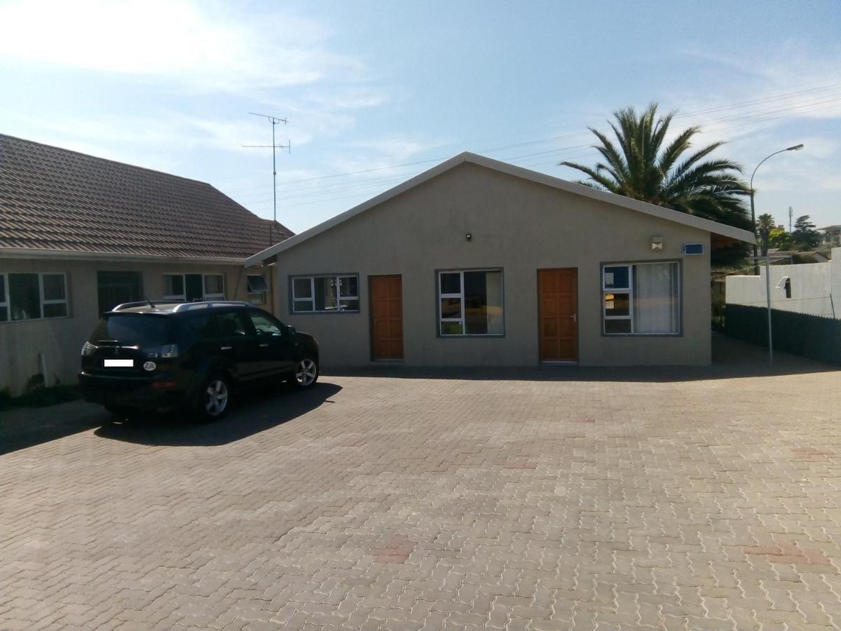 켐턴파크 Afrikawisa At O.R. Tambo International Airport B&B 외부 사진