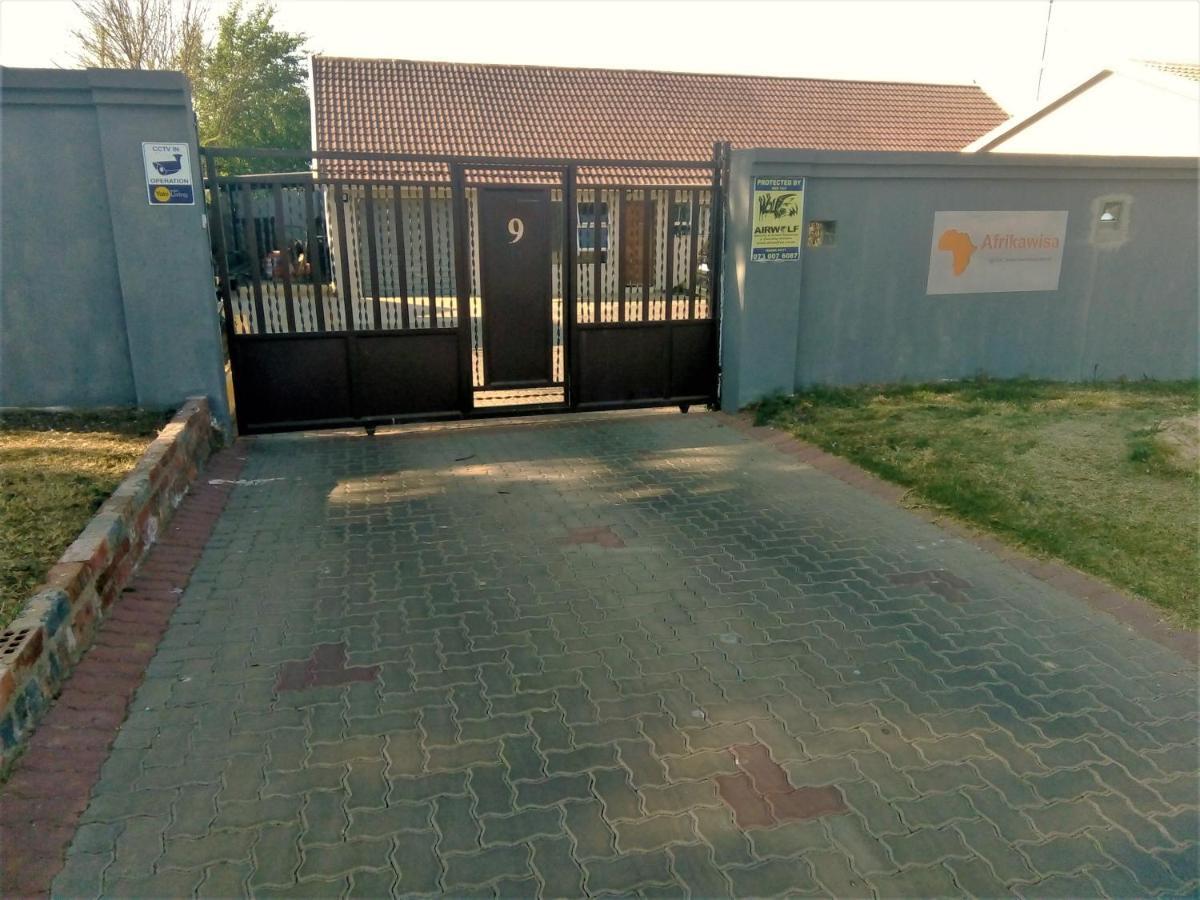 켐턴파크 Afrikawisa At O.R. Tambo International Airport B&B 외부 사진